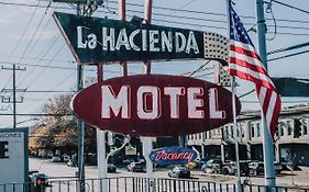 La Hacienda Motel